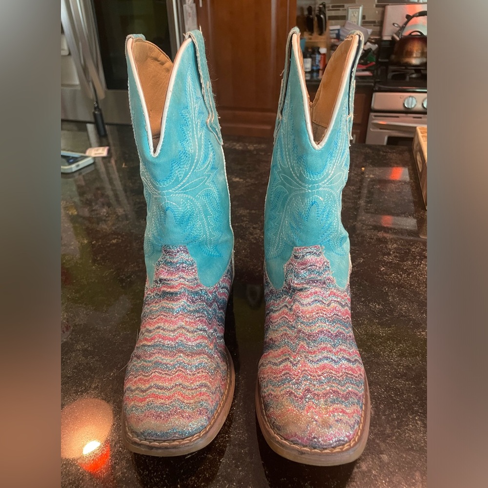 Roper brand cowgirl boots size 2
